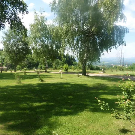 Camping Le Montbartoux مكان تخييم