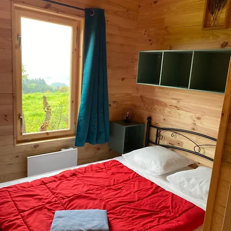 Campsite Le Montbartoux Vollore-Ville